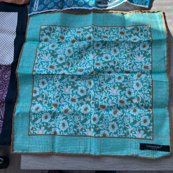 Sayki/hatemaglu lot. 4 pocket squares - 2 linen / 2 silk - Picture 2 of 5